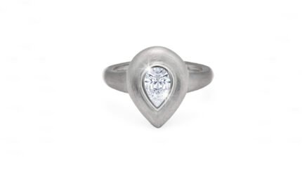 18K White Gold Diamond Pear Ring