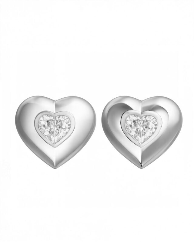 18K white gold earring with heart-shaped design and diamond centre